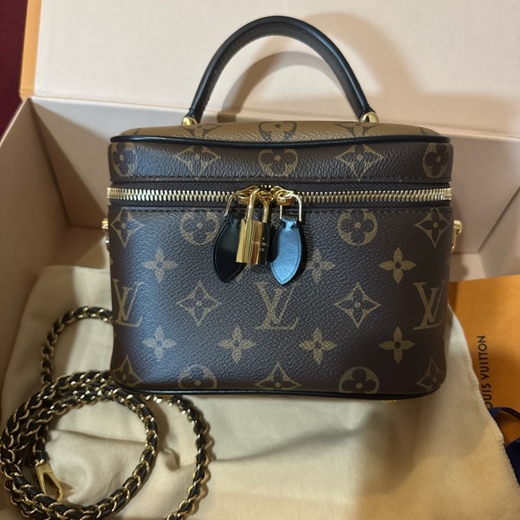 Louis Vuitton vanity chain pouch shoulder bag - Picture 1 of 11